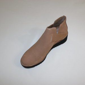 EILEEN FISHER LARK WHEAT TUMBLED NUBUCK WEDGE BOOTIE US 11M